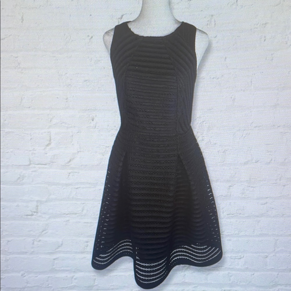 Elegant Black Sleeveless Dress